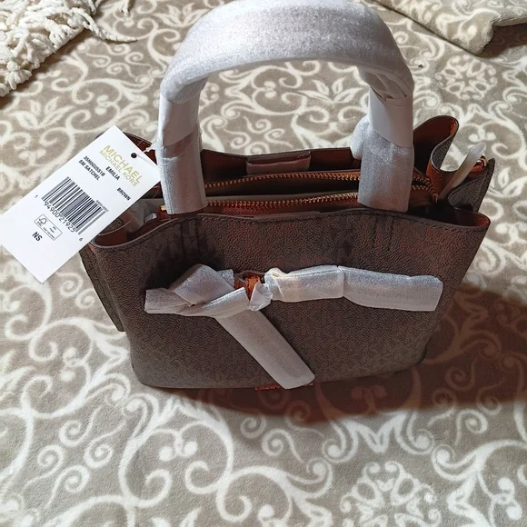 Michael Kors satchel. - Picture 5 of 13